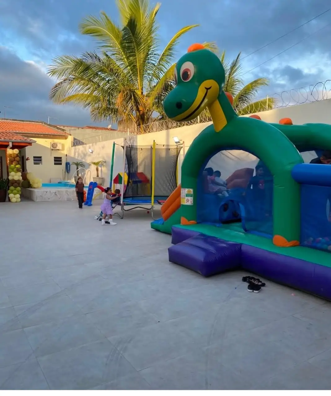 Salão de festas do XK Eventos decorado para casamento em Caraguatatuba SP
